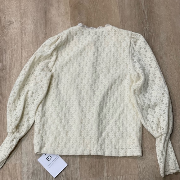 Ivory Lace Button-up blouse - Picture 5 of 5